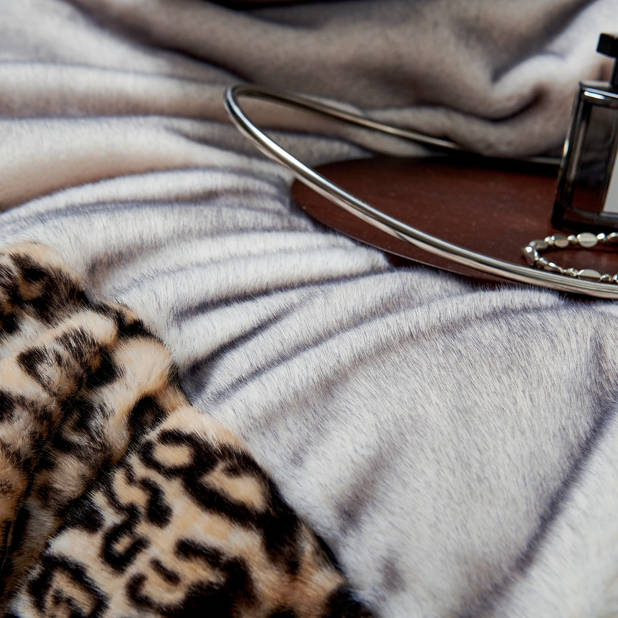 91家纺网 家纺一手货源 找家纺 优姿家纺 2025新款梦想家580克13斤半欧貂绒保暖四件套 梦想家-雾灰