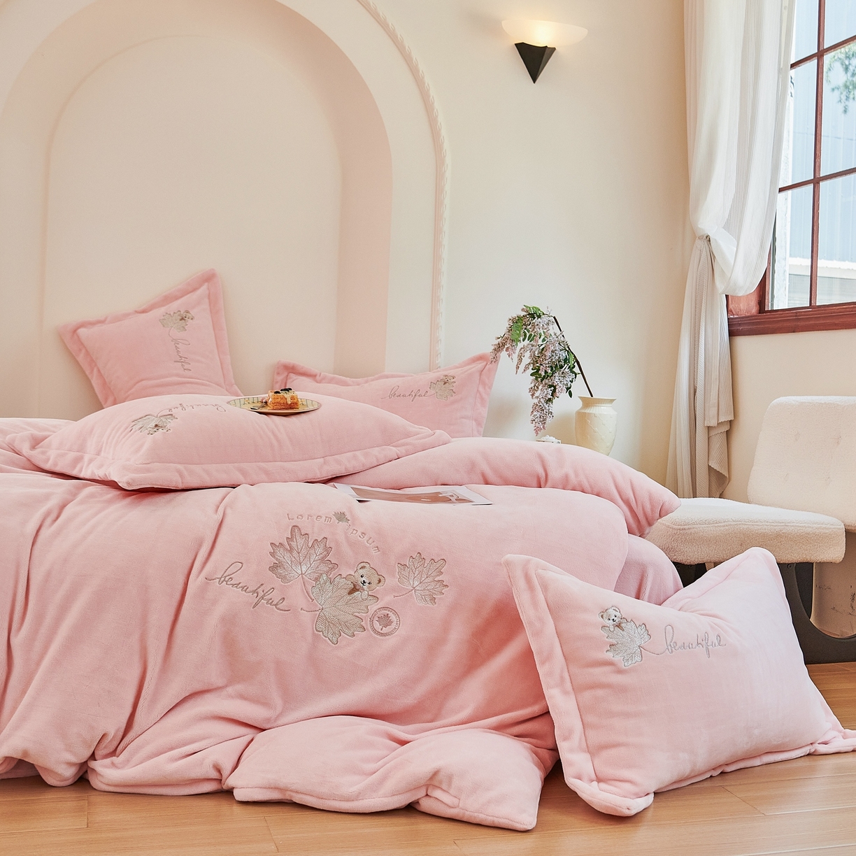 91家纺网 家纺一手货源 找家纺 优姿家纺 2025新款秋意10斤全消光牛奶绒保暖四件套 秋意-公主粉