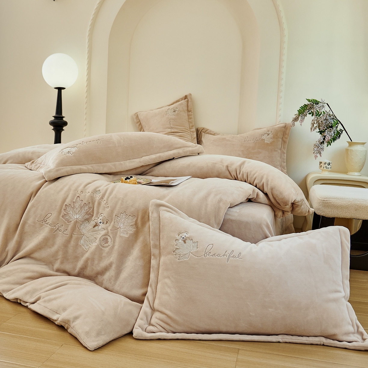 91家纺网 家纺一手货源 找家纺 优姿家纺 2025新款秋意10斤全消光牛奶绒保暖四件套 秋意-浅驼