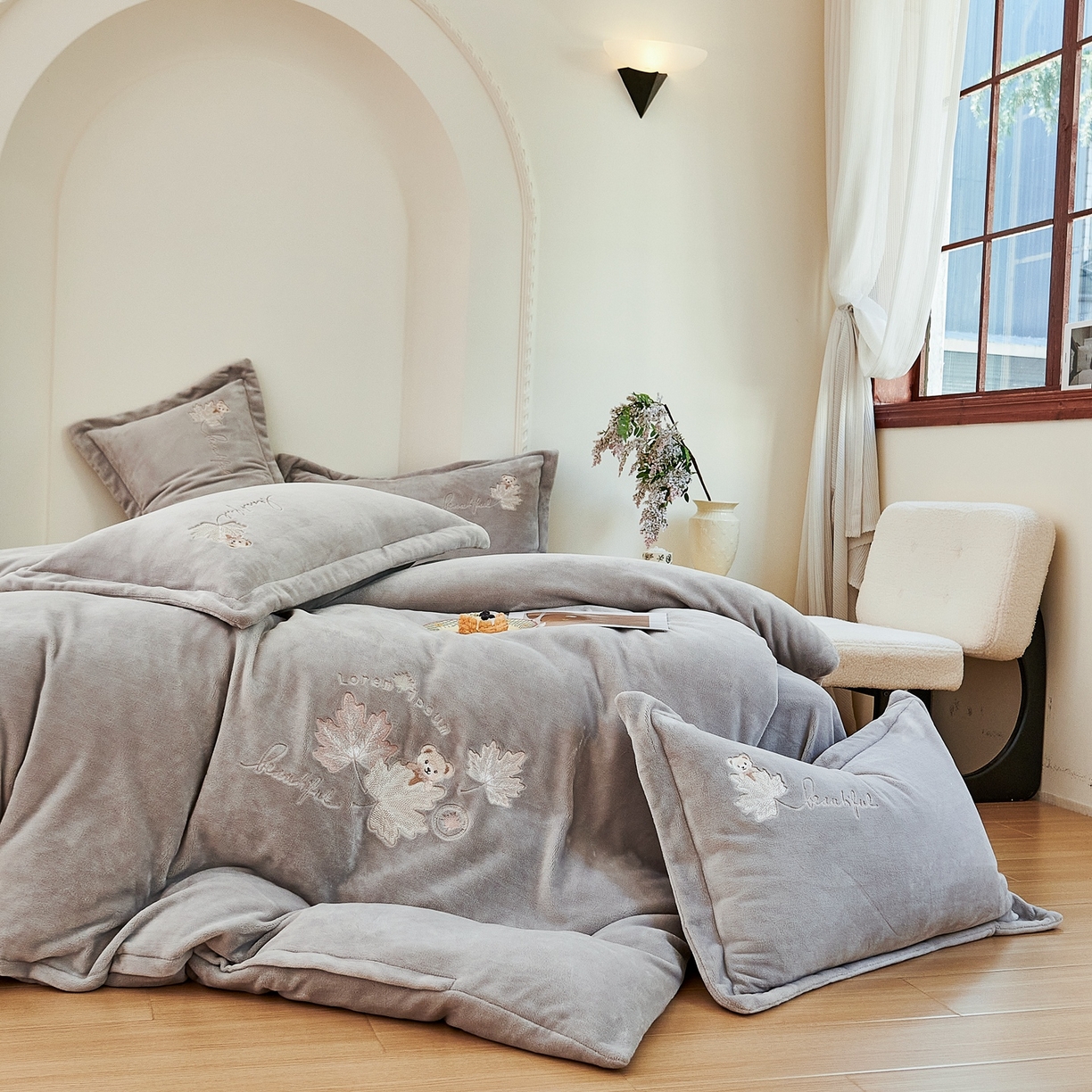 91家纺网 家纺一手货源 找家纺 优姿家纺 2025新款秋意10斤全消光牛奶绒保暖四件套 秋意-银灰