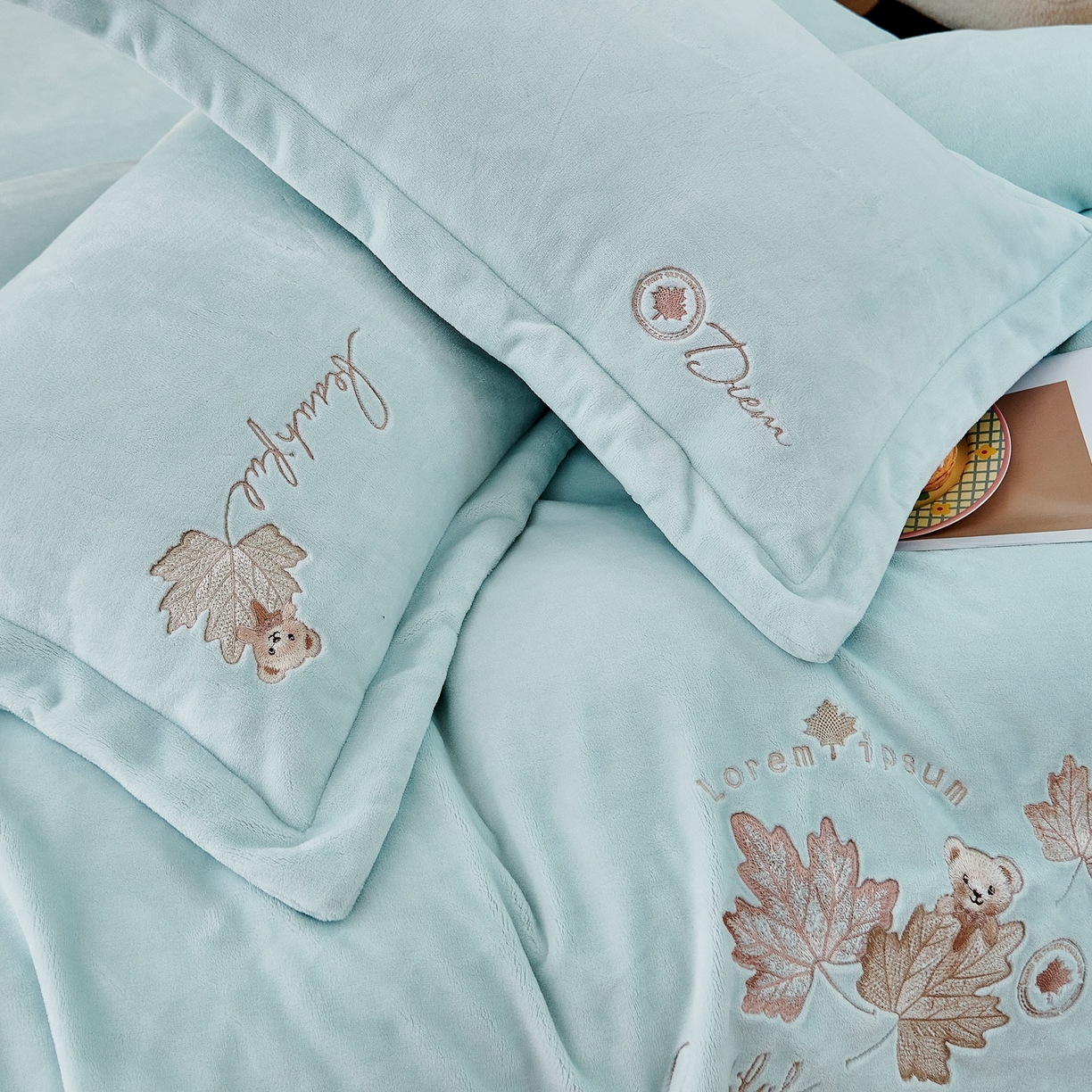 91家纺网 家纺一手货源 找家纺 优姿家纺 2025新款秋意10斤全消光牛奶绒保暖四件套 秋意-淡雅蓝