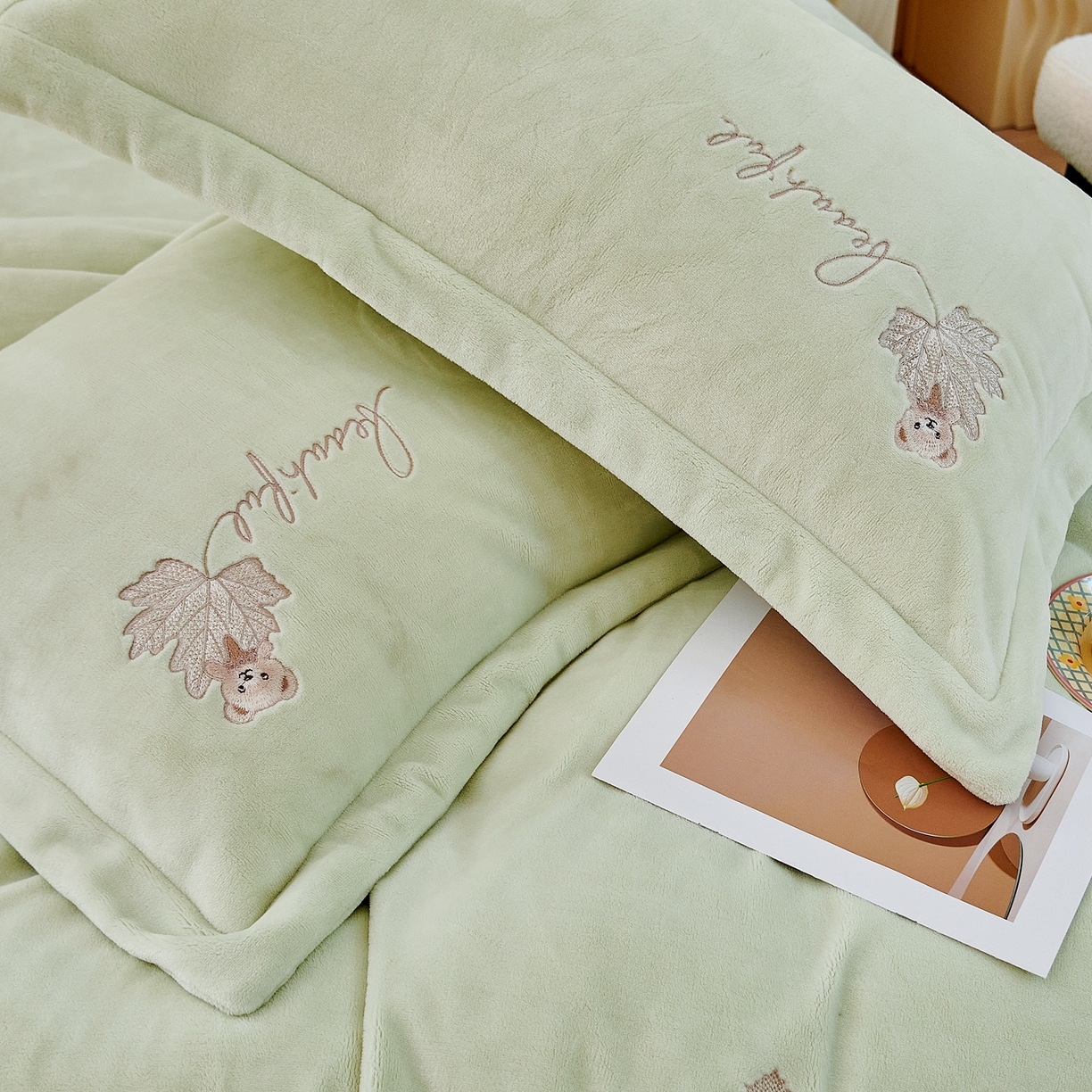 91家纺网 家纺一手货源 找家纺 优姿家纺 2025新款秋意10斤全消光牛奶绒保暖四件套 秋意-抹茶绿