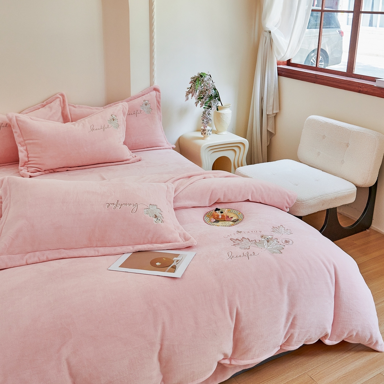 91家纺网 家纺一手货源 找家纺 优姿家纺 2025新款秋意10斤全消光牛奶绒保暖四件套 秋意-公主粉