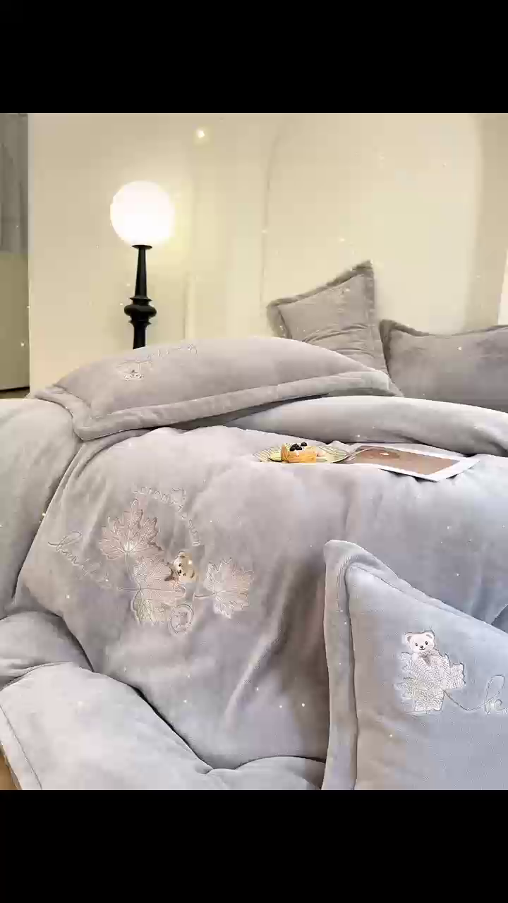 91家纺网 家纺一手货源 找家纺 优姿家纺 2025新款秋意10斤全消光牛奶绒保暖四件套 秋意-银灰