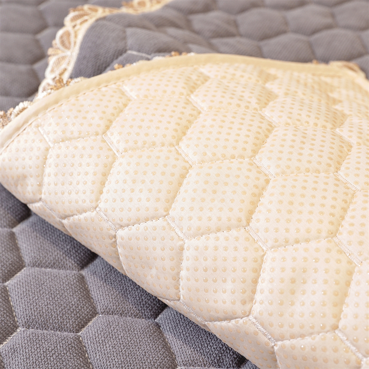 91家纺网 家纺一手货源 找家纺 共鸣沙发垫 2025新款繁花沙发垫 繁花灰色