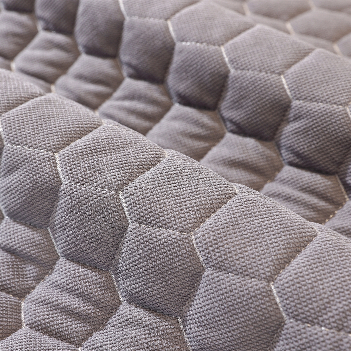 91家纺网 家纺一手货源 找家纺 共鸣沙发垫 2025新款繁花沙发垫 繁花灰色