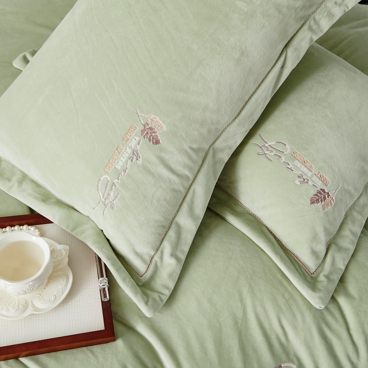 91家纺网 家纺一手货源 找家纺 优姿家纺 2025新款冬野9斤全消光婴肤绒保暖四件套 冬野-抹茶绿