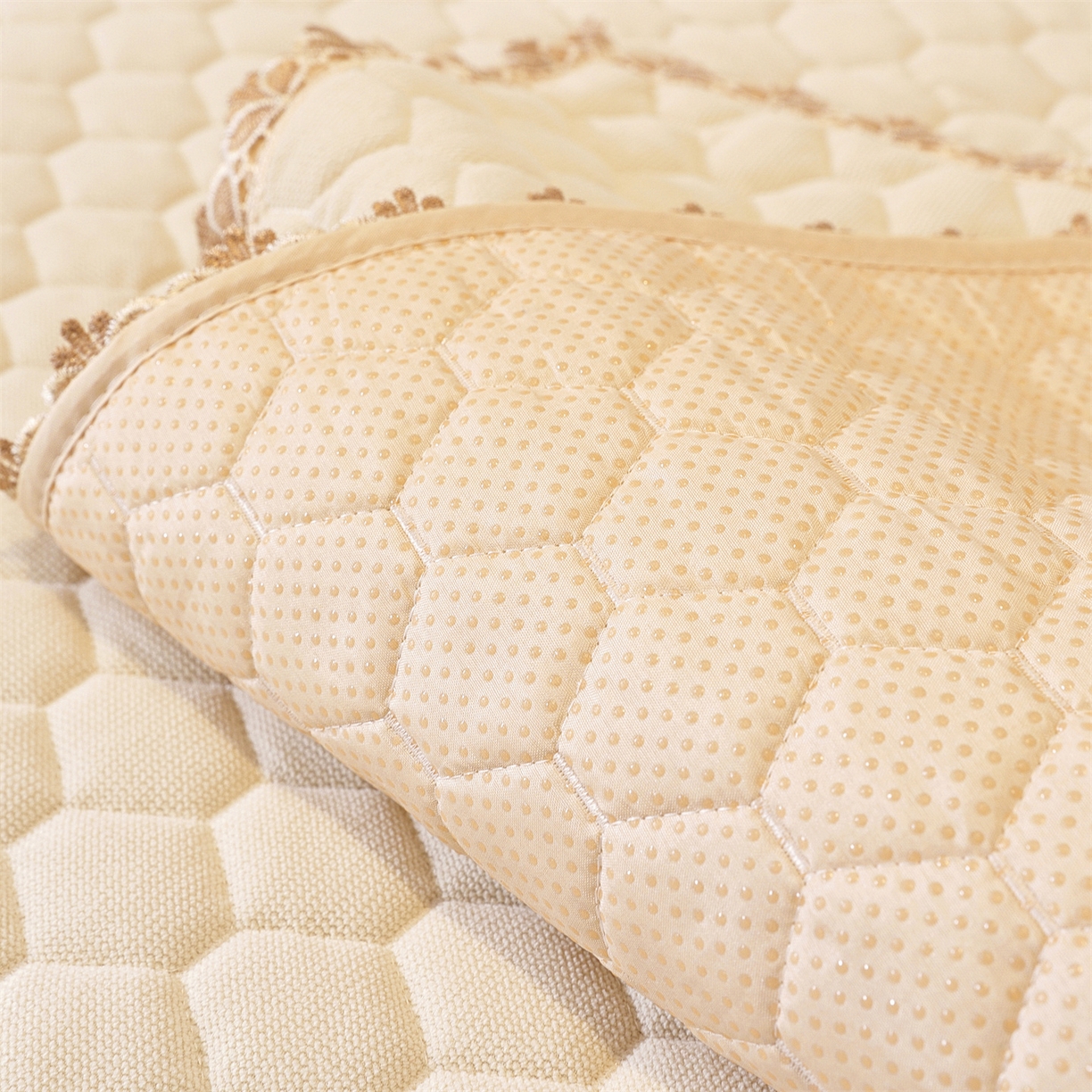 91家纺网 家纺一手货源 找家纺 共鸣沙发垫 2025新款繁花沙发垫 繁花米色