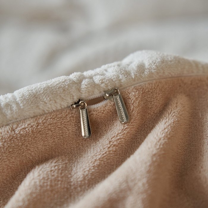 91家纺网 家纺一手货源 找家纺 眠博士 2025新款雕花加厚牛奶绒系列四件套 雕花款-卡洛白咖