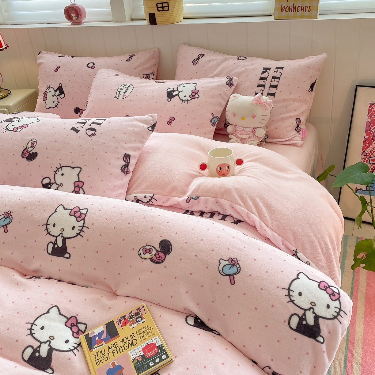 91家纺网 家纺一手货源 找家纺 金爱家 2025新款A类正版三丽鸥授权卡通加厚高克重牛奶绒系列四件套 绒三丽鸥-美美kitty