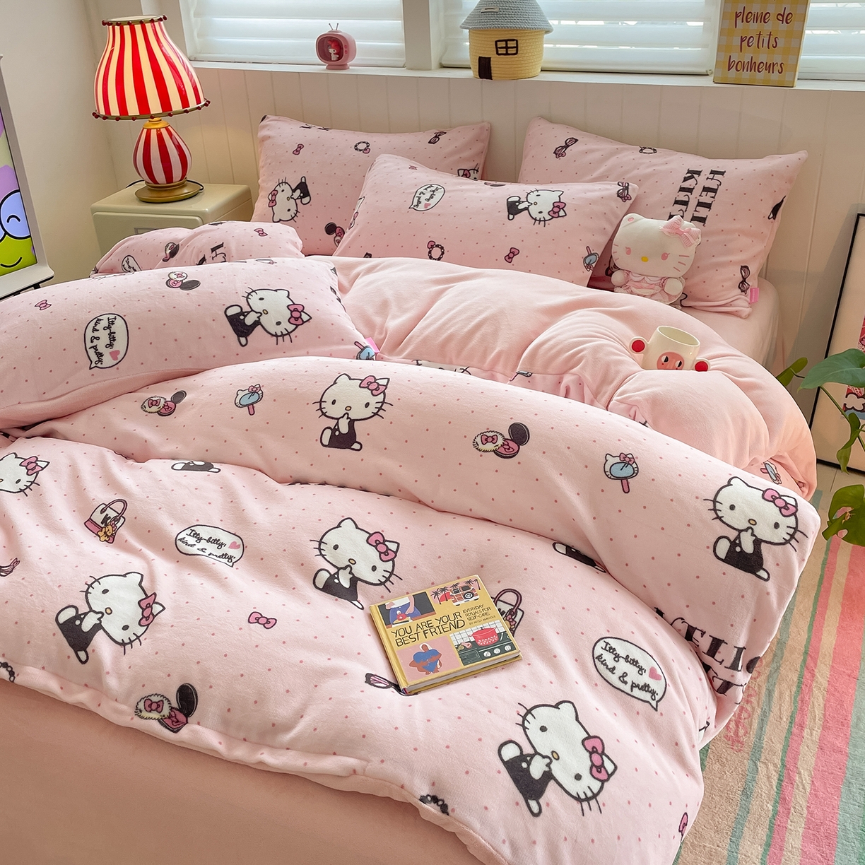 91家纺网 家纺一手货源 找家纺 金爱家 2025新款A类正版三丽鸥授权卡通加厚高克重牛奶绒系列四件套 绒三丽鸥-美美kitty