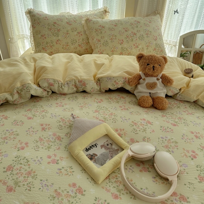 91家纺网 家纺一手货源 找家纺 红嘴企鹅 2025新款花边双层纱印花四件套 清香