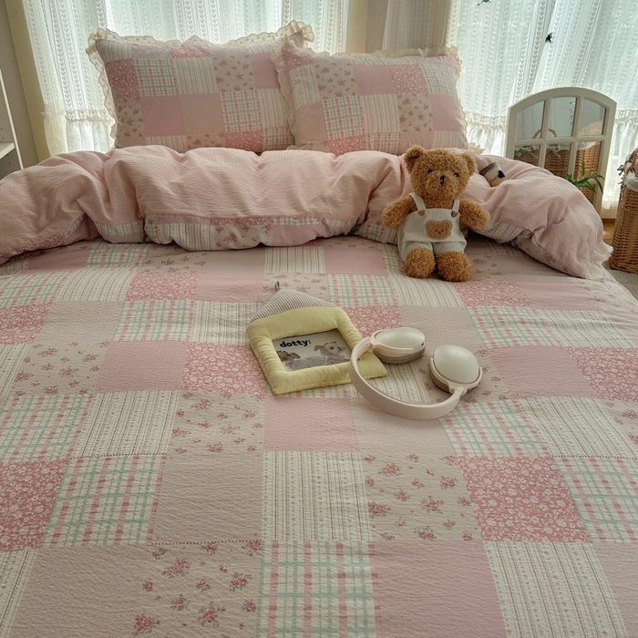 91家纺网 家纺一手货源 找家纺 红嘴企鹅 2025新款花边双层纱印花四件套 甜心