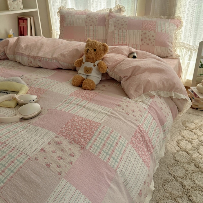 91家纺网 家纺一手货源 找家纺 红嘴企鹅 2025新款花边双层纱印花四件套 甜心