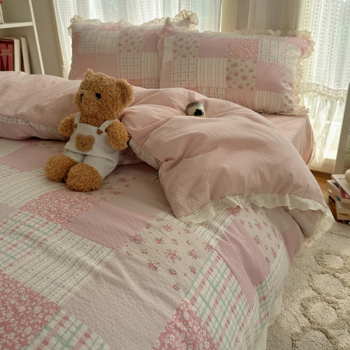 91家纺网 家纺一手货源 找家纺 红嘴企鹅 2025新款花边双层纱印花四件套 甜心