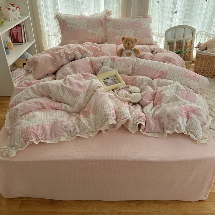 91家纺网 家纺一手货源 找家纺 红嘴企鹅 2025新款花边双层纱印花四件套 甜心