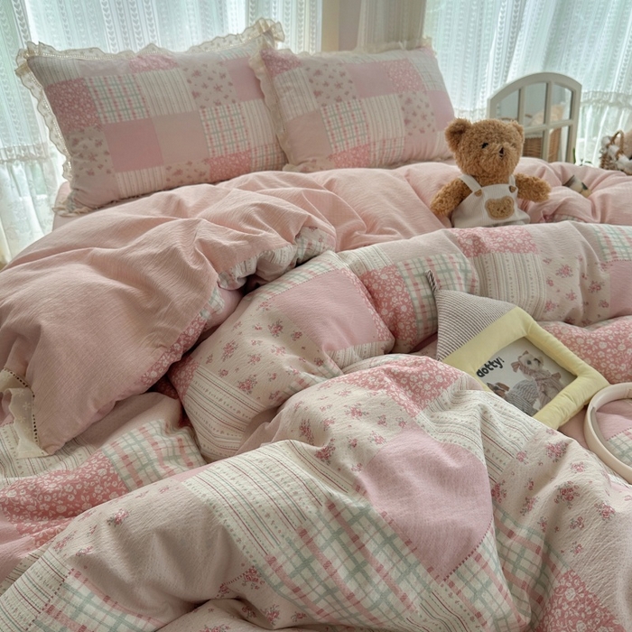 91家纺网 家纺一手货源 找家纺 红嘴企鹅 2025新款花边双层纱印花四件套 甜心