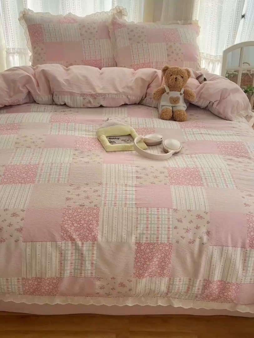 91家纺网 家纺一手货源 找家纺 红嘴企鹅 2025新款花边双层纱印花四件套 甜心