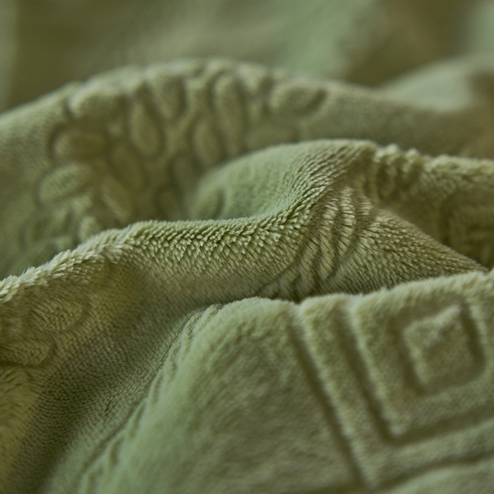 91家纺网 家纺一手货源 找家纺 眠博士 2025新款雕花加厚牛奶绒系列四件套 雕花款-卡洛绿黄