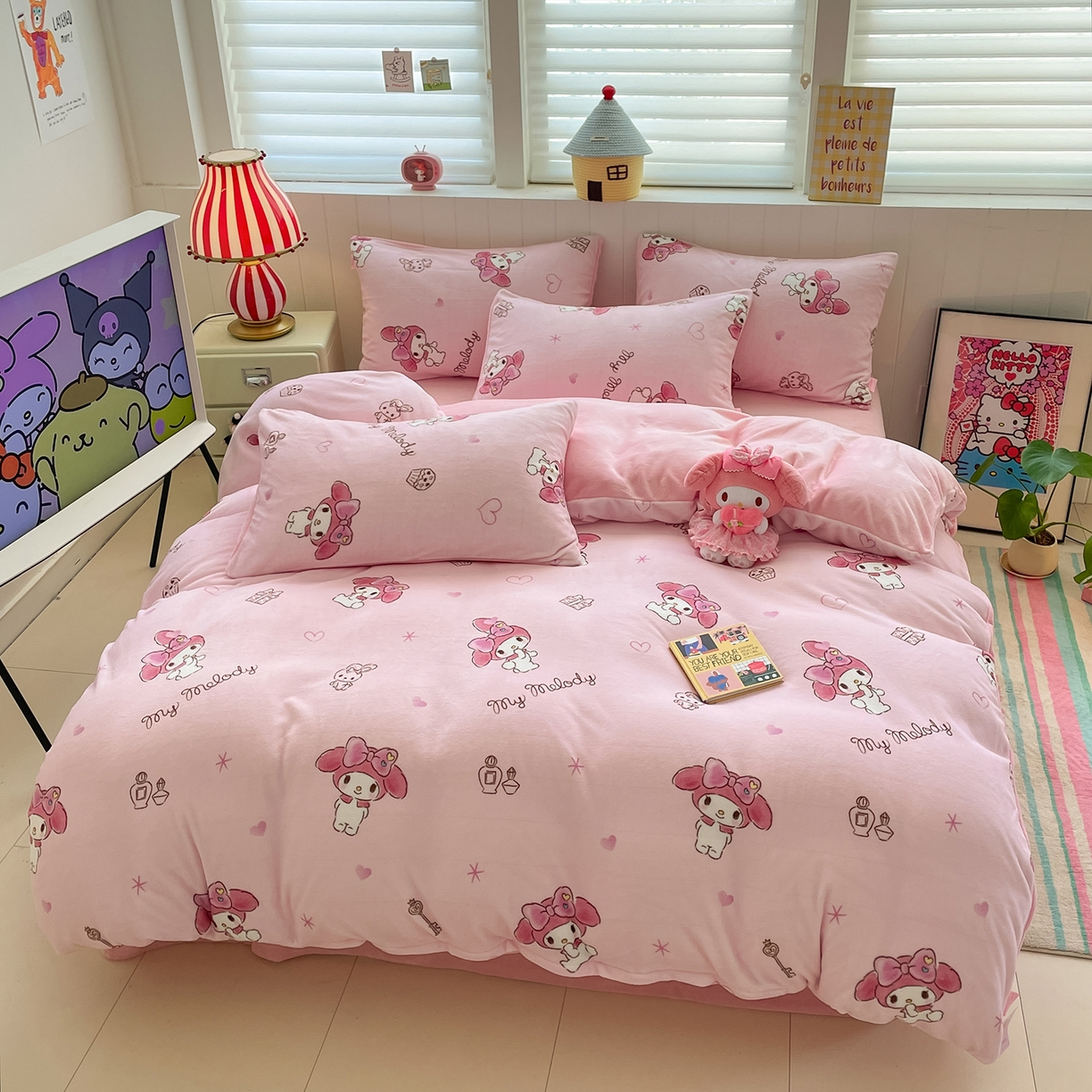 91家纺网 家纺一手货源 找家纺 金爱家 2025新款A类正版三丽鸥授权卡通加厚高克重牛奶绒系列四件套 绒三丽鸥-萌萌美乐蒂