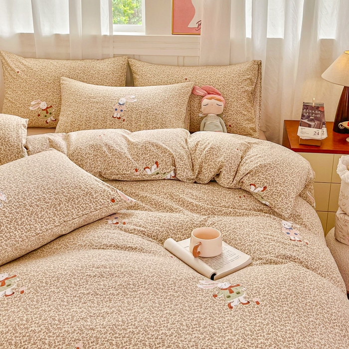 91家纺网 家纺一手货源 找家纺 斯卡诺家纺 2026爆款古法水洗仿棉四件套韩国小布袋五件套（高克重斜纹加厚） 花丛小兔