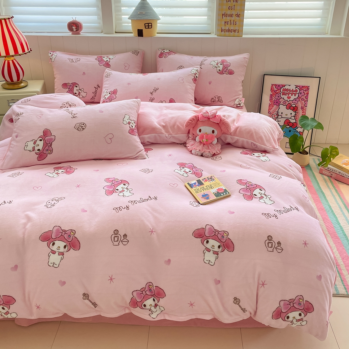 91家纺网 家纺一手货源 找家纺 金爱家 2025新款A类正版三丽鸥授权卡通加厚高克重牛奶绒系列四件套 绒三丽鸥-萌萌美乐蒂