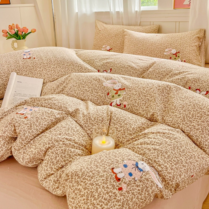 91家纺网 家纺一手货源 找家纺 斯卡诺家纺 2026爆款古法水洗仿棉四件套韩国小布袋五件套（高克重斜纹加厚） 花丛小兔