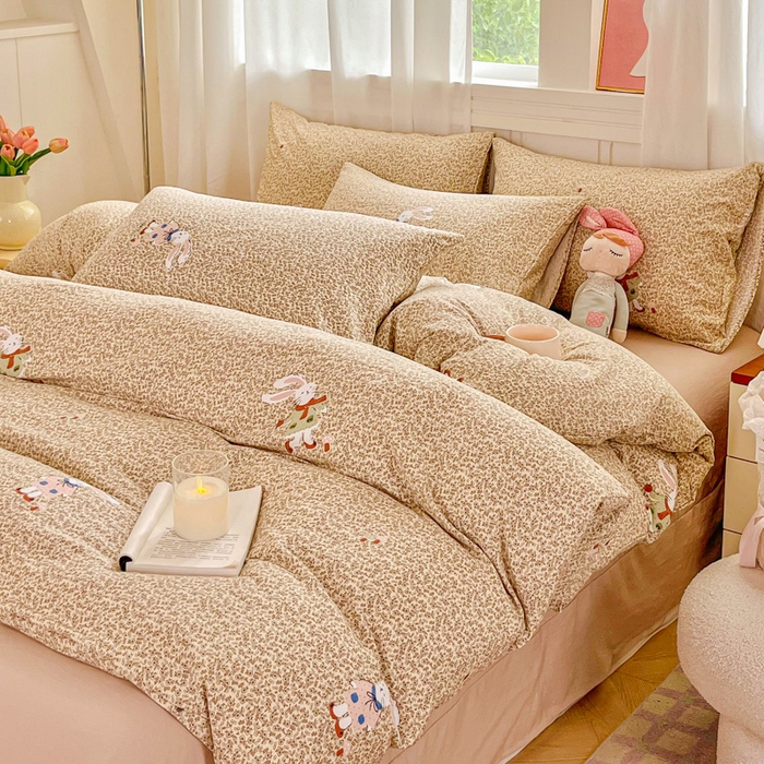 91家纺网 家纺一手货源 找家纺 斯卡诺家纺 2026爆款古法水洗仿棉四件套韩国小布袋五件套（高克重斜纹加厚） 花丛小兔