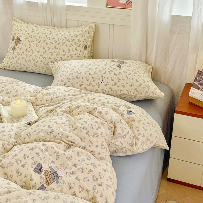 91家纺网 家纺一手货源 找家纺 斯卡诺家纺 2026爆款古法水洗仿棉四件套韩国小布袋五件套（高克重斜纹加厚） 花丛小熊