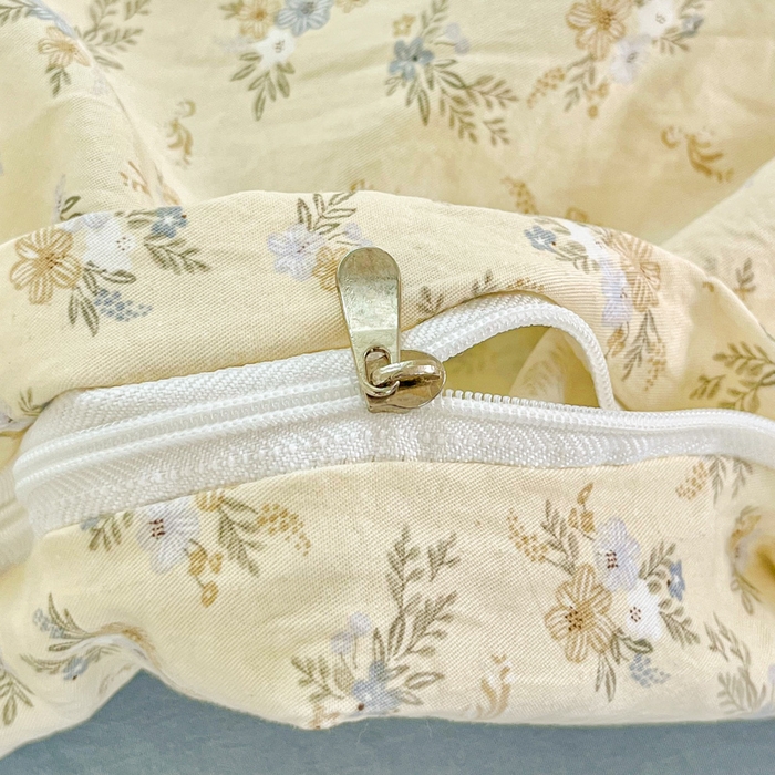 91家纺网 家纺一手货源 找家纺 斯卡诺家纺 2026爆款古法水洗仿棉四件套韩国小布袋五件套（高克重斜纹加厚） 花丛小熊