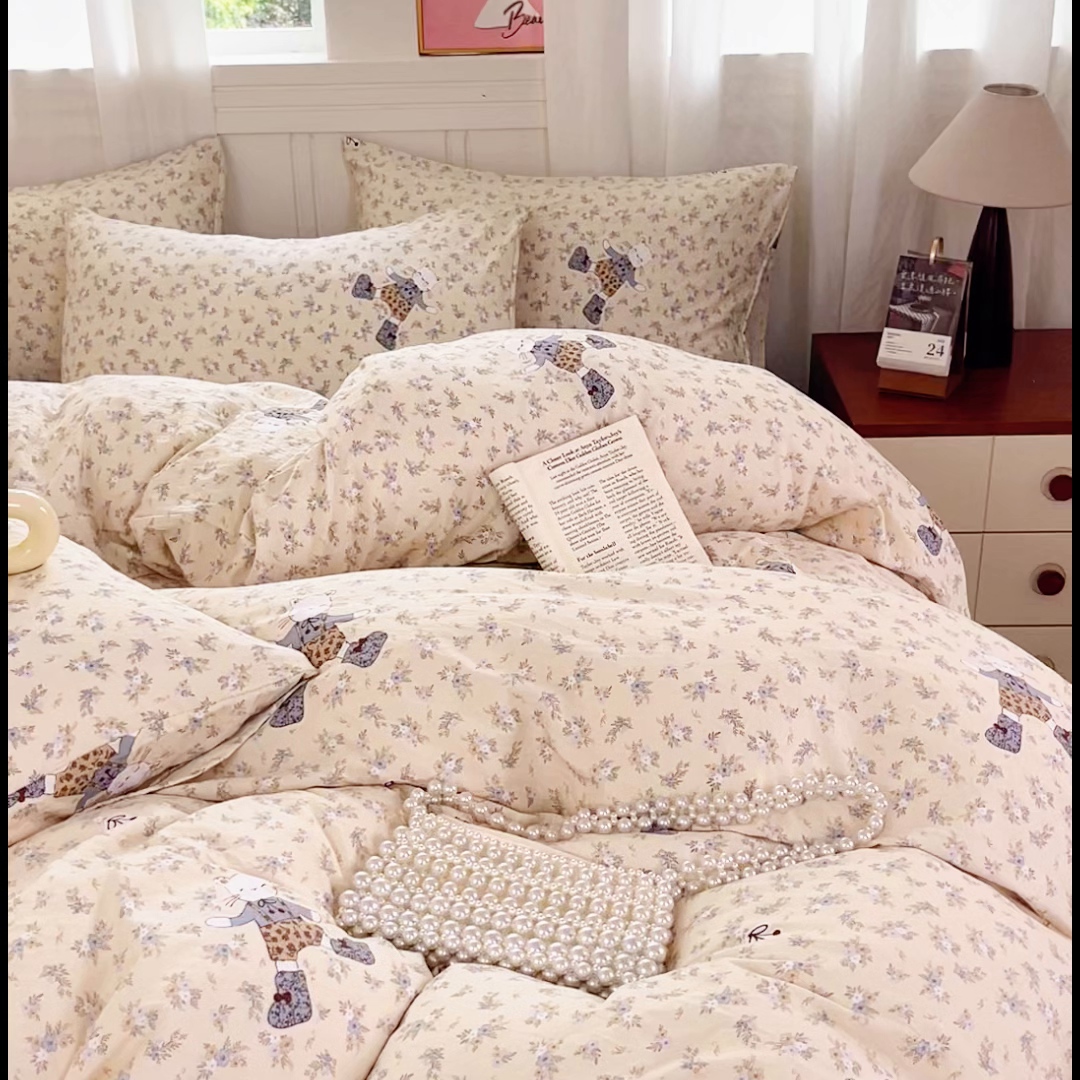 91家纺网 家纺一手货源 找家纺 斯卡诺家纺 2026爆款古法水洗仿棉四件套韩国小布袋五件套（高克重斜纹加厚） 花丛小熊