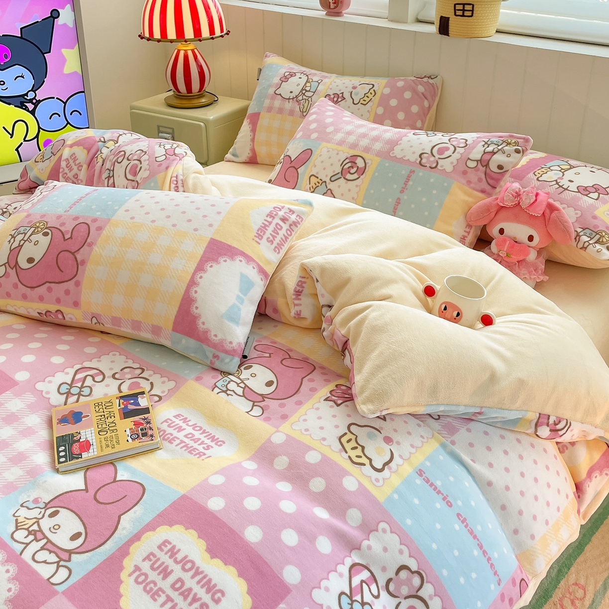 91家纺网 家纺一手货源 找家纺 金爱家 2025新款A类正版三丽鸥授权卡通加厚高克重牛奶绒系列四件套 绒三丽鸥-梦幻kitty美乐蒂