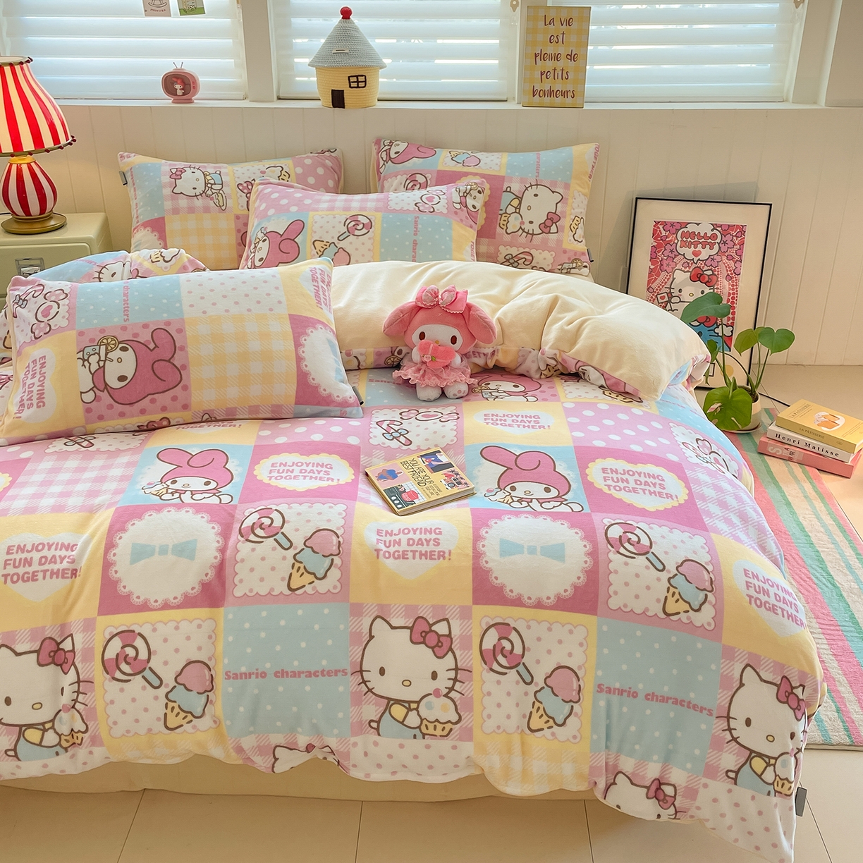 91家纺网 家纺一手货源 找家纺 金爱家 2025新款A类正版三丽鸥授权卡通加厚高克重牛奶绒系列四件套 绒三丽鸥-梦幻kitty美乐蒂