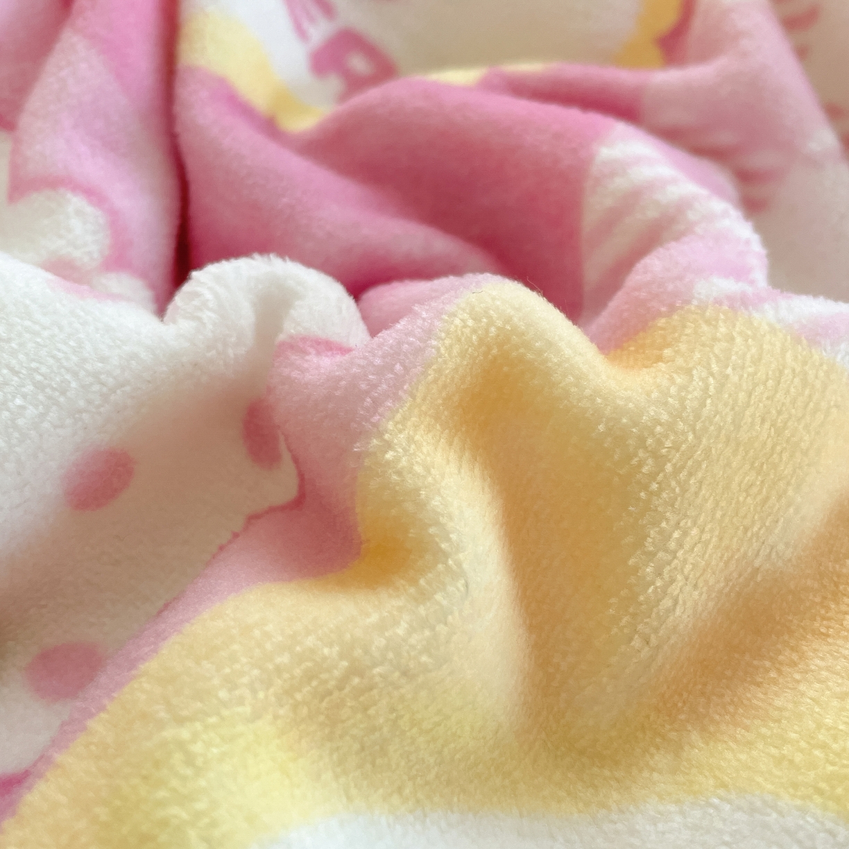 91家纺网 家纺一手货源 找家纺 金爱家 2025新款A类正版三丽鸥授权卡通加厚高克重牛奶绒系列四件套 绒三丽鸥-梦幻kitty美乐蒂