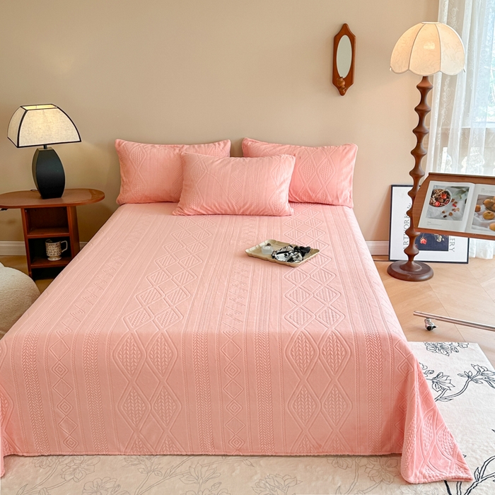 91家纺网 家纺一手货源 找家纺 眠博士 2025新款雕花加厚牛奶绒单品床单 床单单件-卡洛 单品床单-卡洛粉