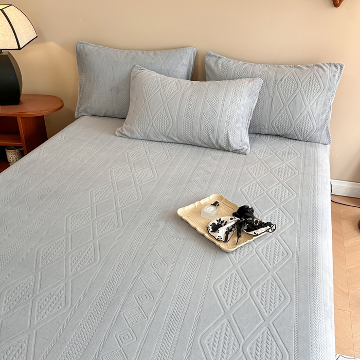 91家纺网 家纺一手货源 找家纺 眠博士 2025新款雕花加厚牛奶绒单品床单 床单单件-卡洛 单品床单-卡洛灰