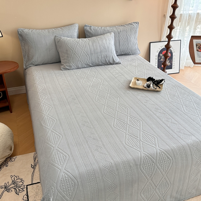 91家纺网 家纺一手货源 找家纺 眠博士 2025新款雕花加厚牛奶绒单品床单 床单单件-卡洛 单品床单-卡洛灰