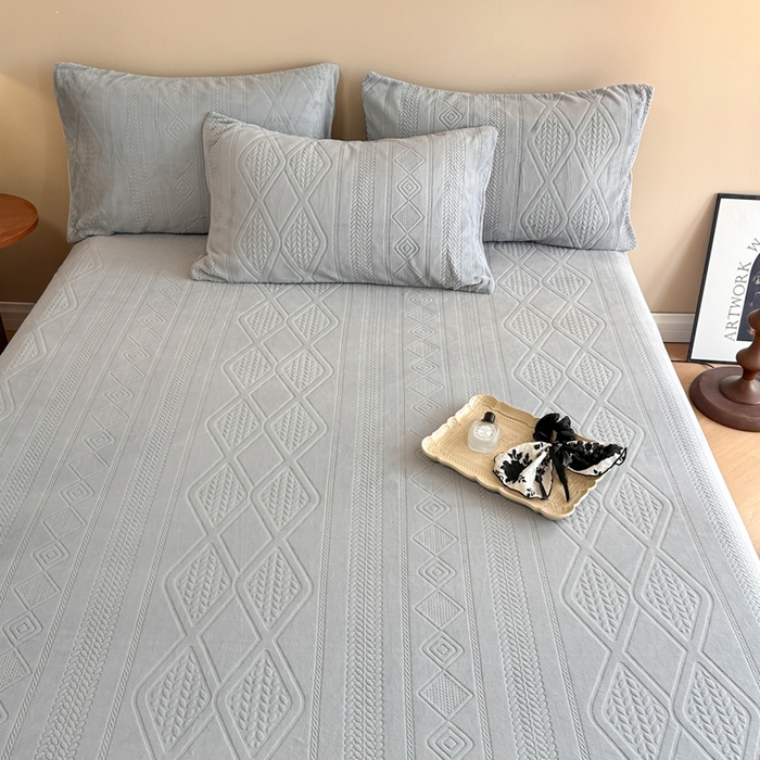 91家纺网 家纺一手货源 找家纺 眠博士 2025新款雕花加厚牛奶绒单品床单 床单单件-卡洛 单品床单-卡洛灰