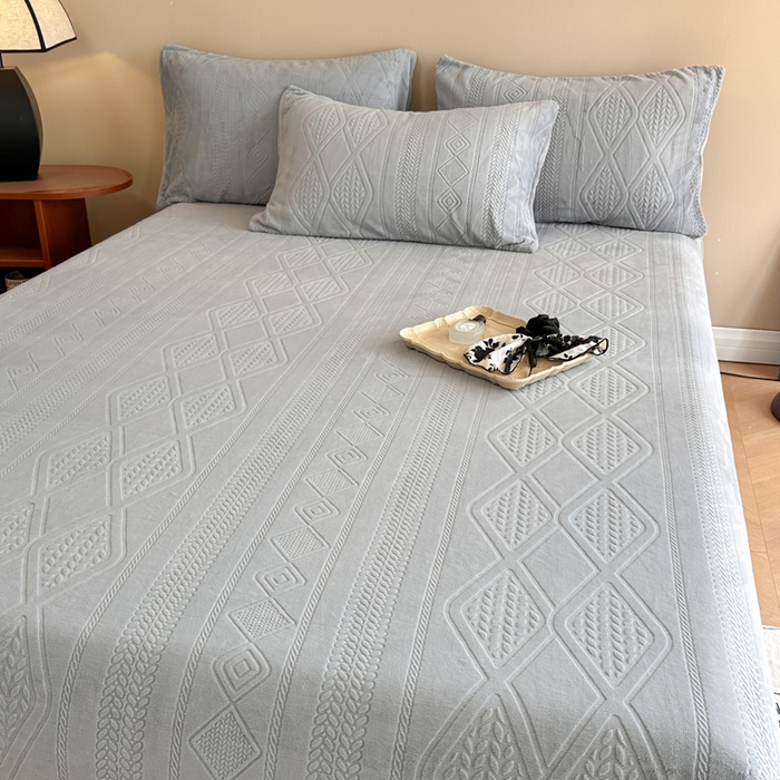 91家纺网 家纺一手货源 找家纺 眠博士 2025新款雕花加厚牛奶绒单品床单 床单单件-卡洛 单品床单-卡洛灰