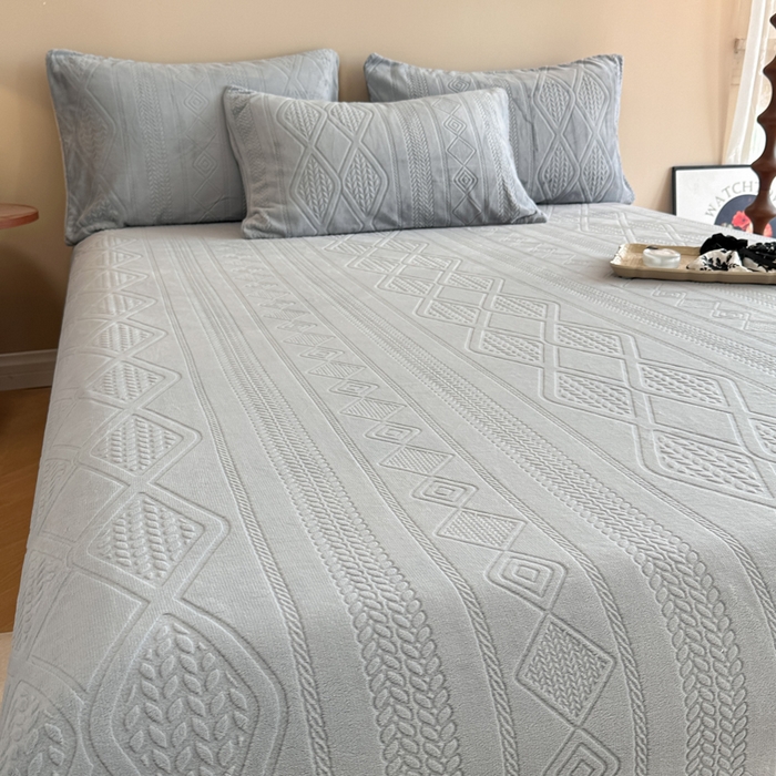 91家纺网 家纺一手货源 找家纺 眠博士 2025新款雕花加厚牛奶绒单品床单 床单单件-卡洛 单品床单-卡洛灰