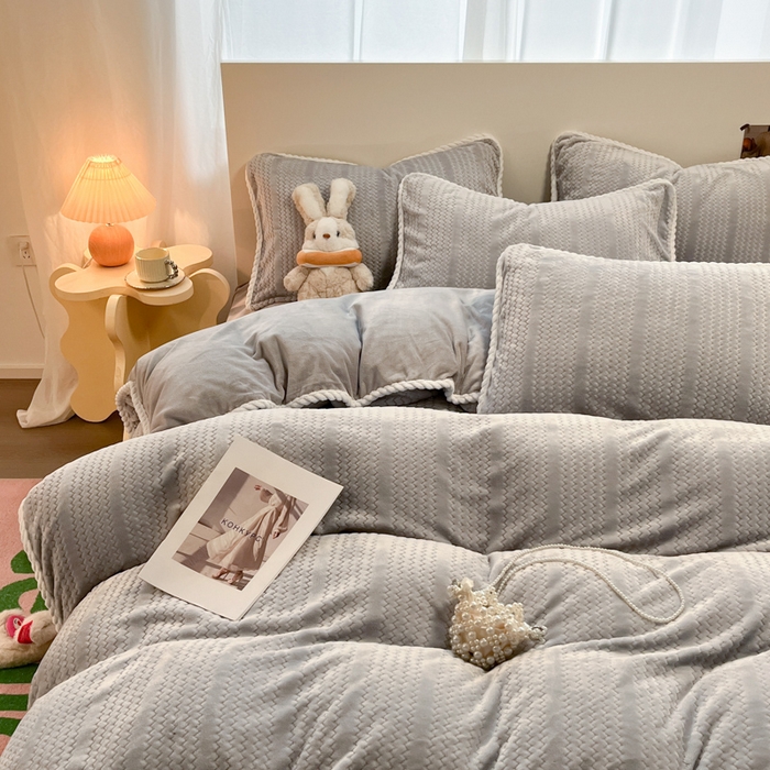 91家纺网 家纺一手货源 找家纺 蓝极人 2025新款成品提花包边牛奶绒四件套 提花-高级灰