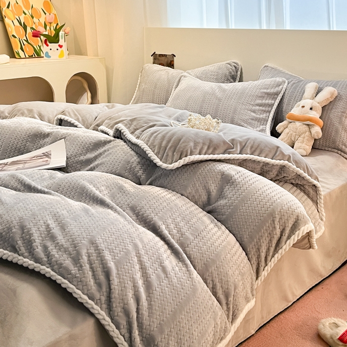 91家纺网 家纺一手货源 找家纺 蓝极人 2025新款成品提花包边牛奶绒四件套 提花-高级灰