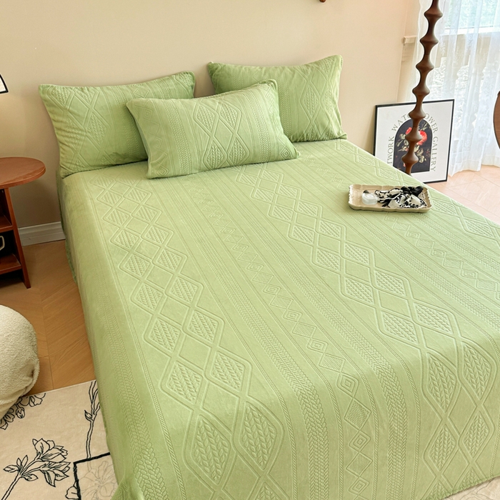 91家纺网 家纺一手货源 找家纺 眠博士 2025新款雕花加厚牛奶绒单品床单 床单单件-卡洛 单品床单-卡洛绿