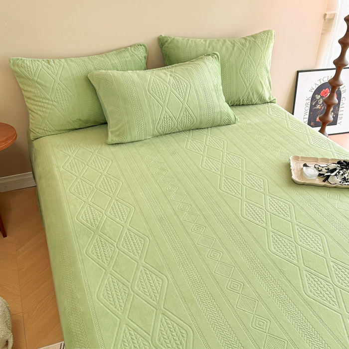 91家纺网 家纺一手货源 找家纺 眠博士 2025新款雕花加厚牛奶绒单品床单 床单单件-卡洛 单品床单-卡洛绿