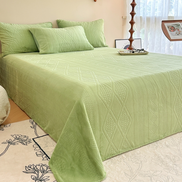 91家纺网 家纺一手货源 找家纺 眠博士 2025新款雕花加厚牛奶绒单品床单 床单单件-卡洛 单品床单-卡洛绿