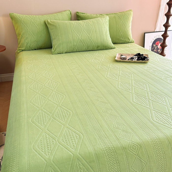 91家纺网 家纺一手货源 找家纺 眠博士 2025新款雕花加厚牛奶绒单品床单 床单单件-卡洛 单品床单-卡洛绿