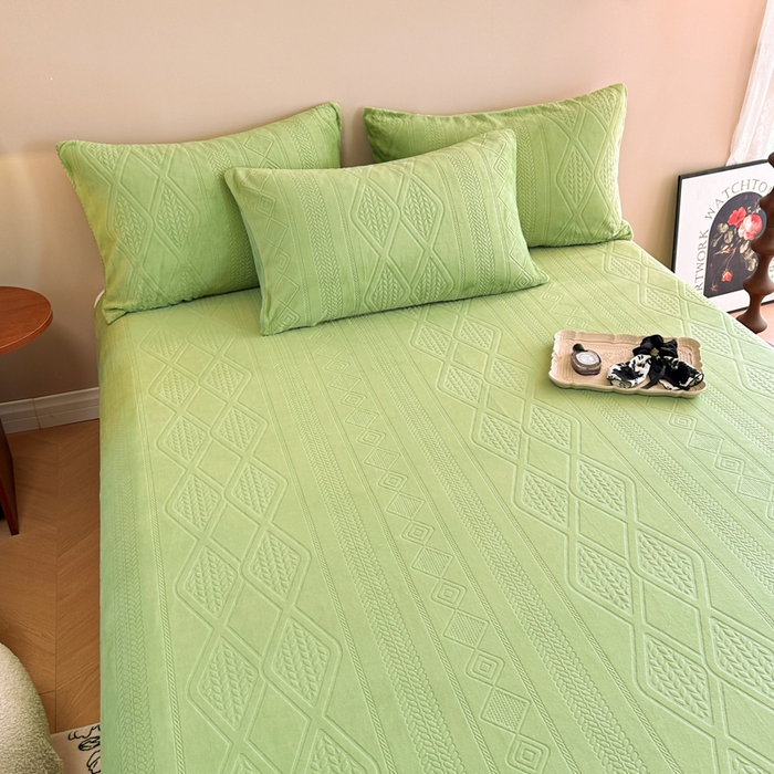 91家纺网 家纺一手货源 找家纺 眠博士 2025新款雕花加厚牛奶绒单品床单 床单单件-卡洛 单品床单-卡洛绿