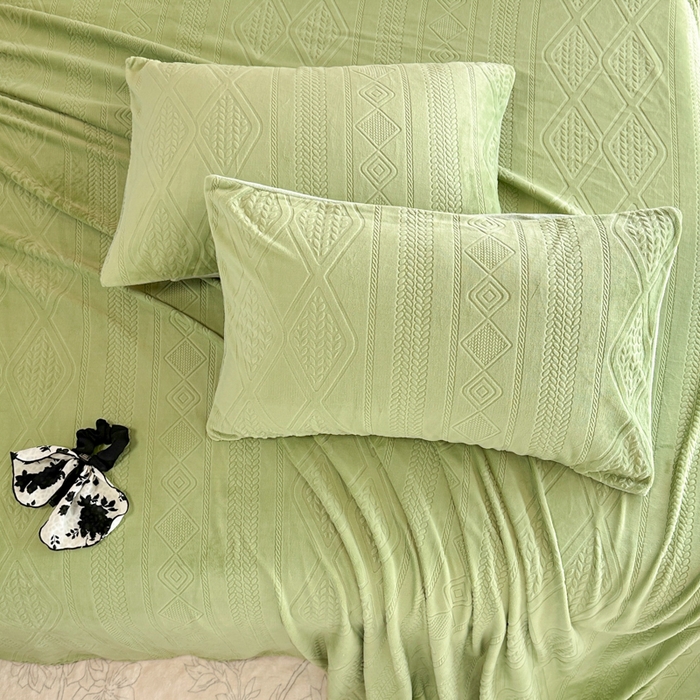 91家纺网 家纺一手货源 找家纺 眠博士 2025新款雕花加厚牛奶绒单品床单 床单单件-卡洛 单品床单-卡洛绿