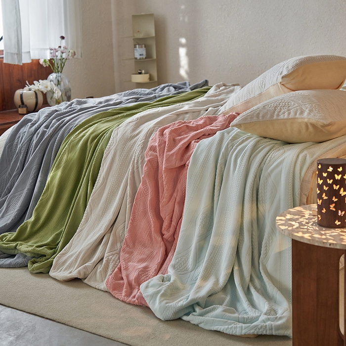 91家纺网 家纺一手货源 找家纺 眠博士 2025新款雕花加厚牛奶绒单品床单 床单单件-卡洛 组合图仅供展示不可下单