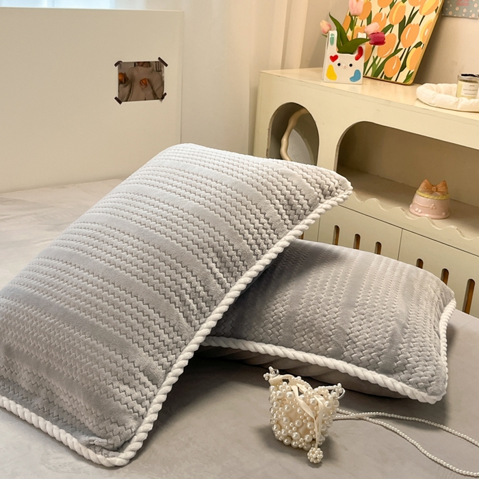 91家纺网 家纺一手货源 找家纺 酱子 2025新款成品提花包边牛奶绒四件套 提花-高级灰